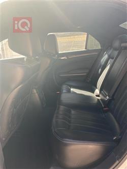 کرایسلەر 300